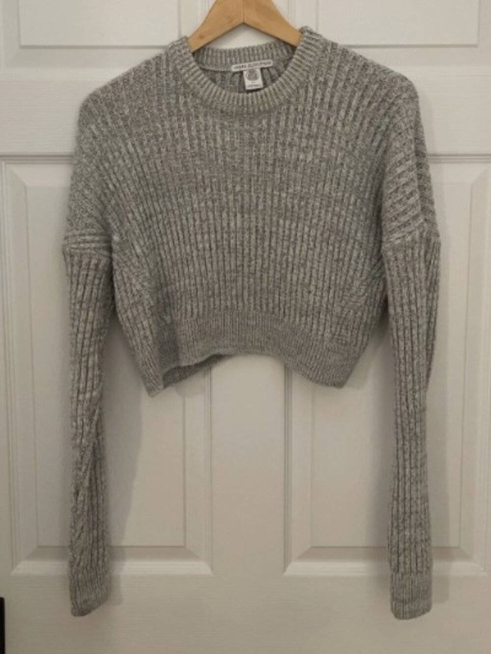 Urban Outfitters Womens M Gray Cropped Pullover L/S Excellent